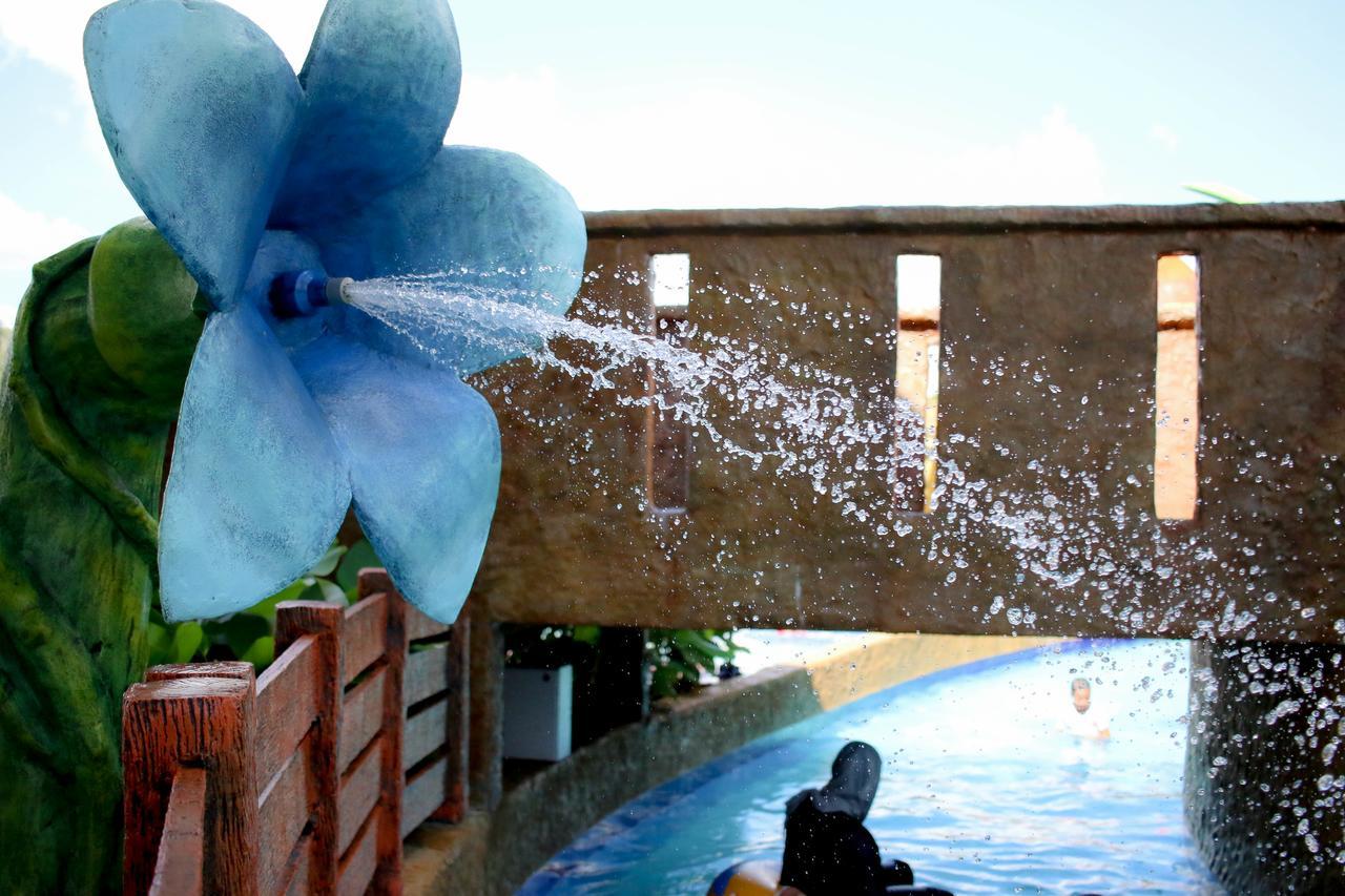 Bdb Darulaman Golf Resort Alor Setar Exterior foto