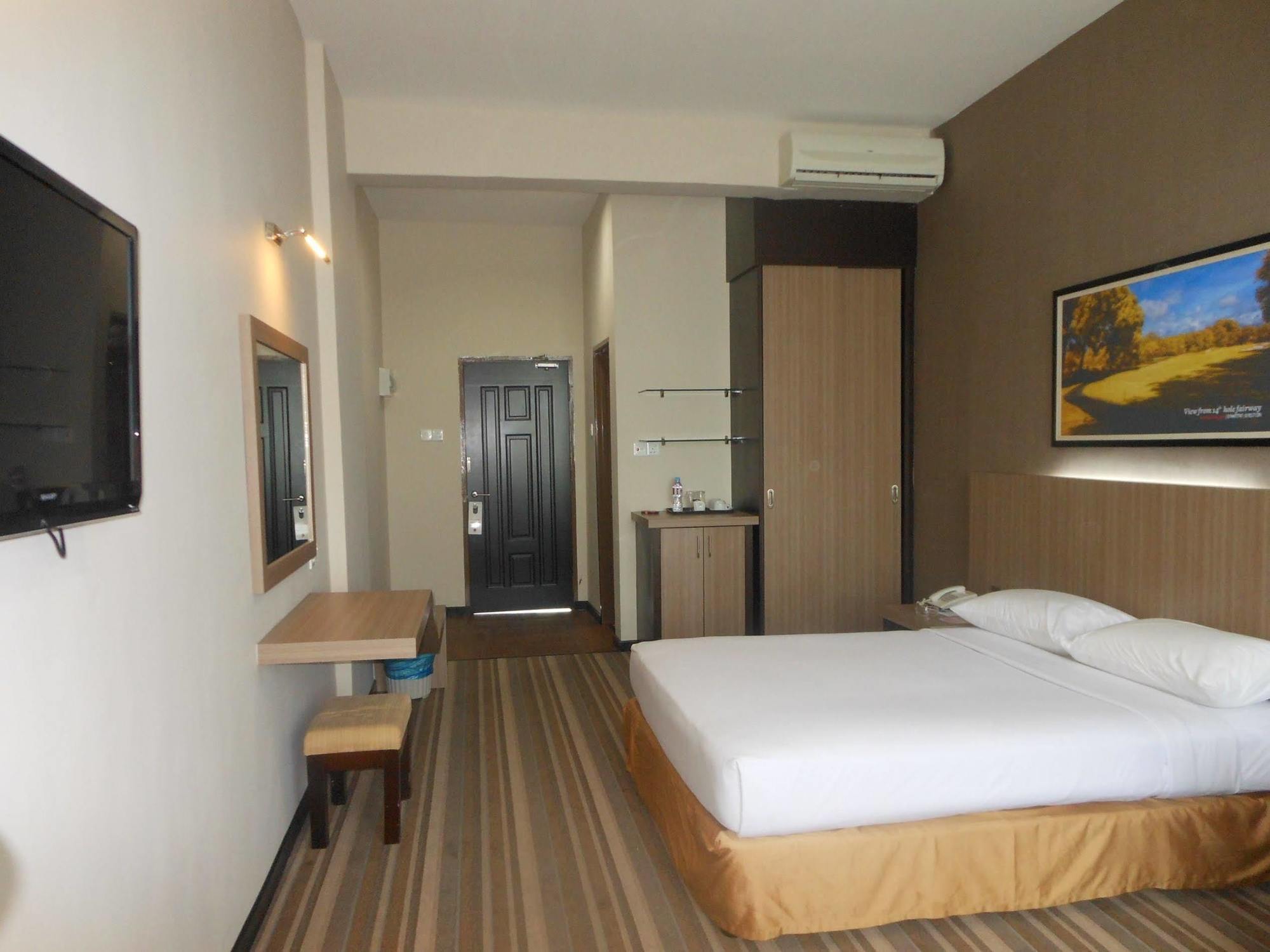 Bdb Darulaman Golf Resort Alor Setar Exterior foto