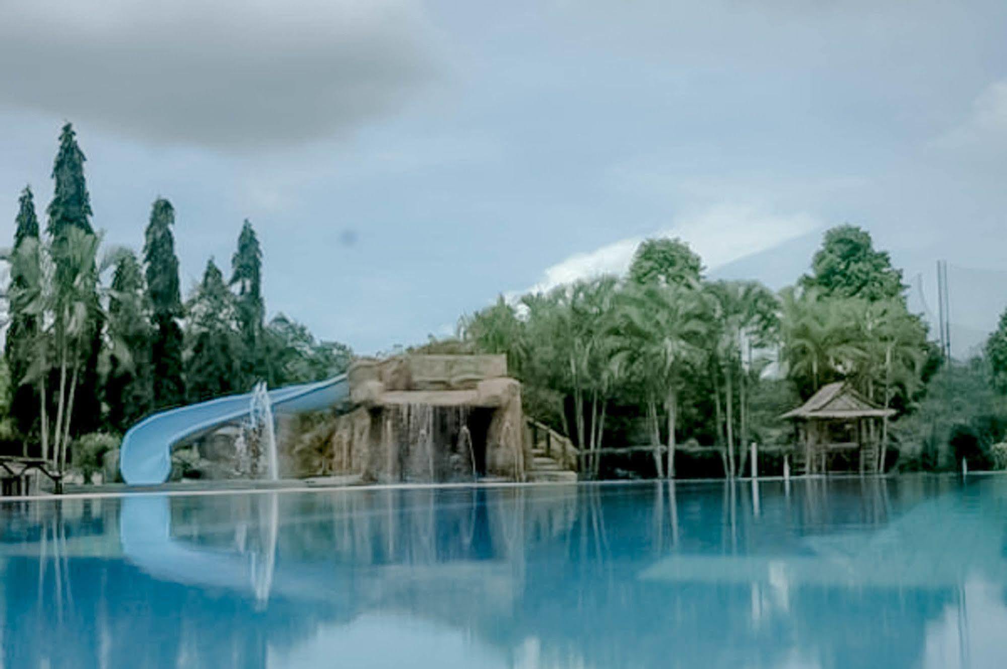 Bdb Darulaman Golf Resort Alor Setar Exterior foto
